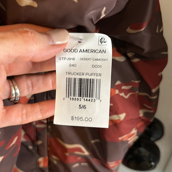 NWT!😍Good American Trucker Puffer NWT Camouflage Jacket Size 5/6=2X/3X - Picture 6 of 9